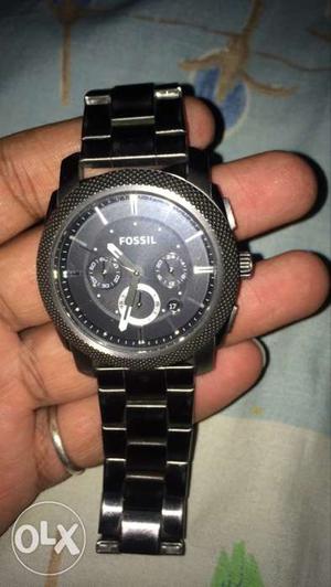 Round Black Fossil Chronograph Watch With Black Link