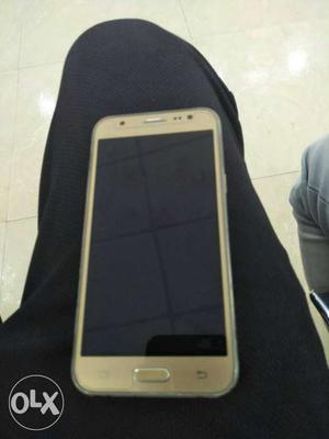 Samsung j5 & good condition & Goldan colar &