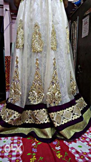 Selling a new lehnga only one time use shining