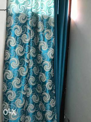 8 curtains for sale (6 curtains 9ft in length
