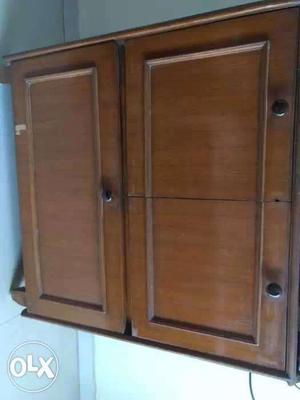 Bar/TV cabinet. 30x44x15.In good condition