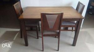 Gently used 4 seater dining table in excellent
