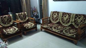 Genuine wooden 3+1+1 sofa set.