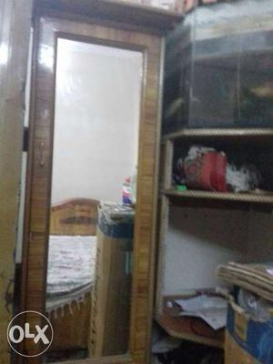 Its good and fashionabke dressing table