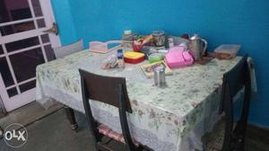 Selling dinning table urgently