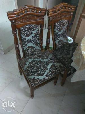 Tak wood, 4chair dinning table for sell, used less then