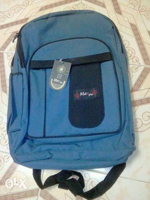 Unused bag with tag. Excellent condition.