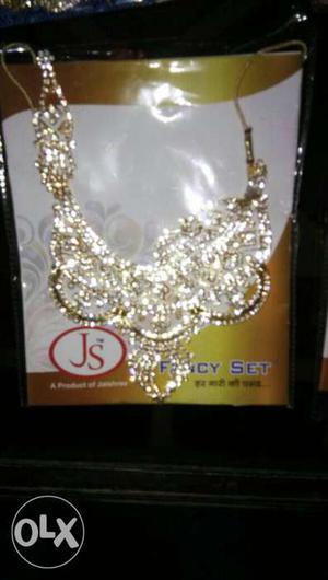 Articficle jwellery set brand new. only 450 u can