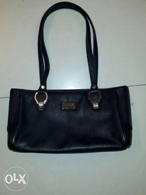 Artificial Leather Ladies Handbag hardly used in good
