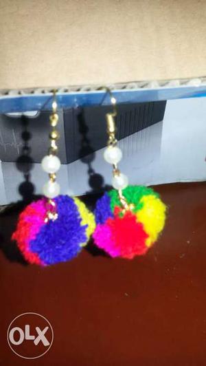 Colorfull (2pic) pom pom earring. very low price