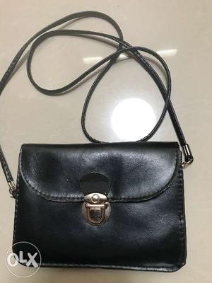 Leather bag Rs 100 for immediate sale Rs75