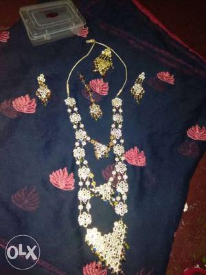 Long chain set with box...It is purchased just 1