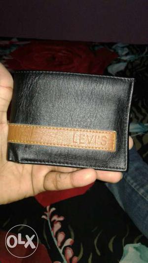 Men's Black And Brown Leather Levi's B-fold Wallet