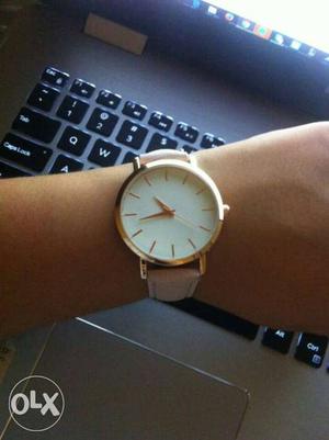 Minimalist Womens Watch. This is unused, a new