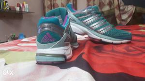 Orignal 7.5 Size Addidas response shoes.. one