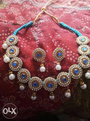 Pair Of blue Earrings And chocker Necklace