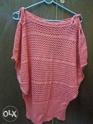 Pink woolen knitted cold should top