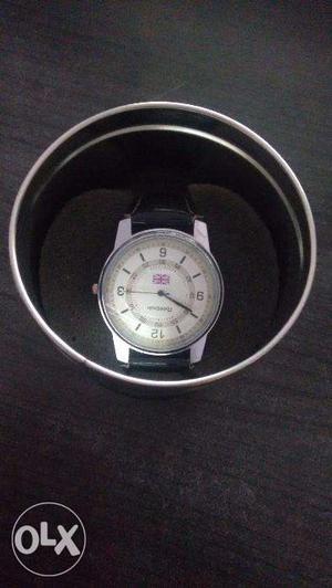Reebok Crest silver watch with bill Tag