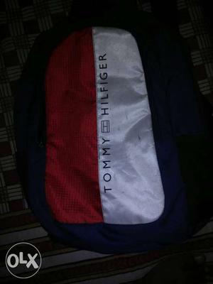 Tommy Hilfigher navy blue backpack 21ltr in