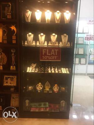 Window display for Jewellery or Gift items