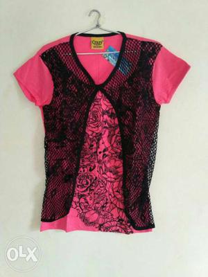 Women's Black And Pink top