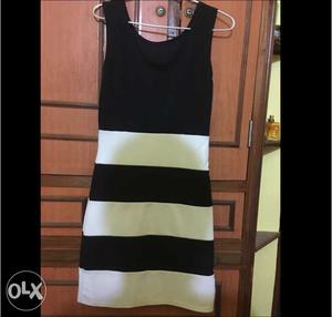 Women's Black And White Striped Sleeveless Dress
