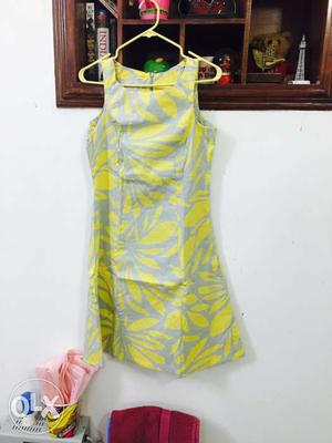 Women's Gray And Yellow Sleeveless Bodycon Dress