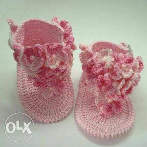 Woolen handmade available in all size for baby.
