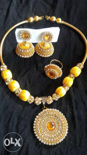 Yellow And Diamond Jumkha Jewelry Set