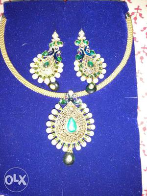 Beautiful necklace green beauty low price