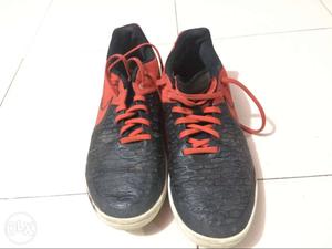 Hello i want to sell my nike magistax shoes UK 8
