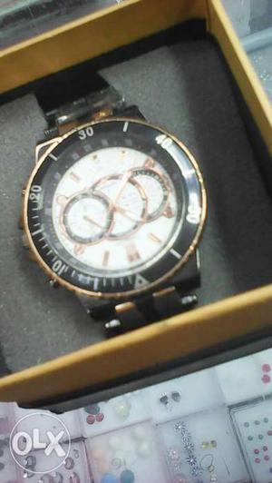New watch is my shop very very good loking watch