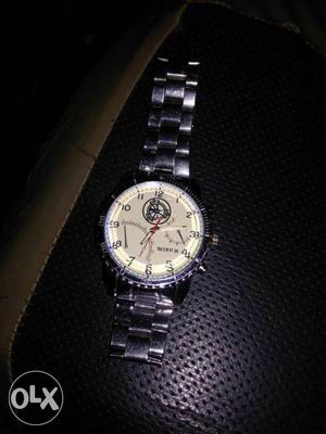 Round Silver And White Chronograph Watch With Silver Link