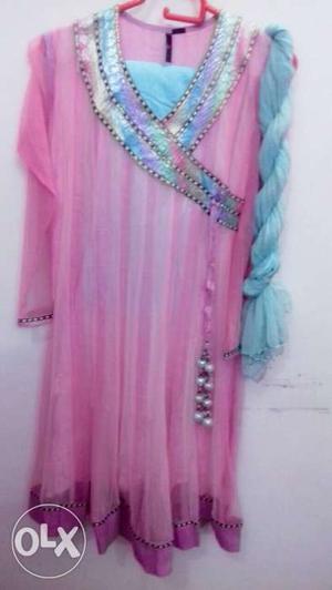 This is a whole set including a sweet pink kurta