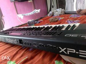 Black Roland XP-3 Electronic Keyboard