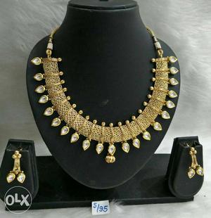 Gold Diamond Inlay Bib Necklace With Earrings