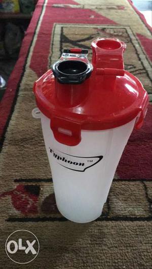 White And Red Typhoon 2 in 1 Dual shaker