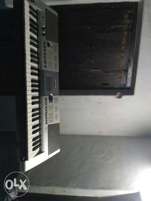 Yamaha keyboard psr i425 good condition price