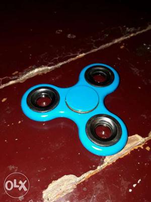 2 spinners spin time 1 min+ 1 with box and other