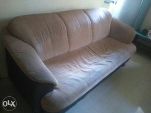 3 seaters sofa set in good condition
