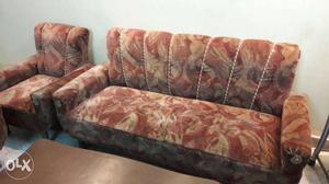 5 Seater Sofa Set in perfect and ready for