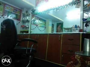 All beauty parlour furniture sell