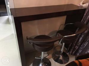 Bar table with 2 chairs used for just 6 months,