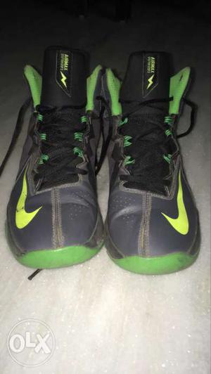Black-and-green Nike Basketball Shoes