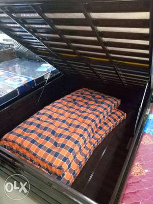 Brand new 5ft by 6.8 ft bed in steel body with