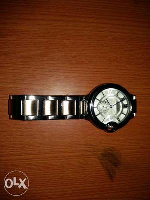 Brand new watch neva used selling it as i