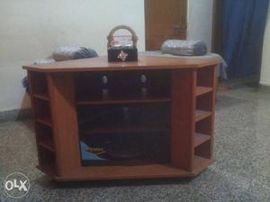 Corner table with good quality Hardly used only 2