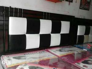 Double bed black white 122