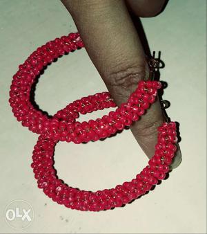Earing red colour