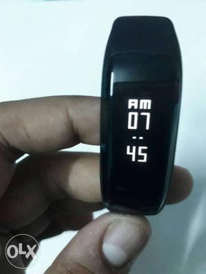 Lenovo fitness band only 2 months old with box,
